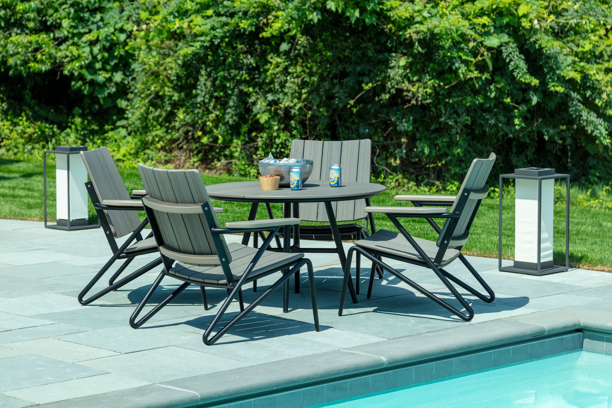 HIP Club Table | Weather-Resistant Outdoor Side Table