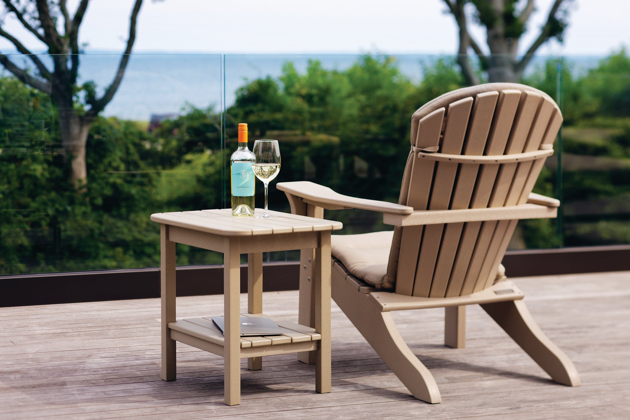 Seaside Casual Westerly End Table