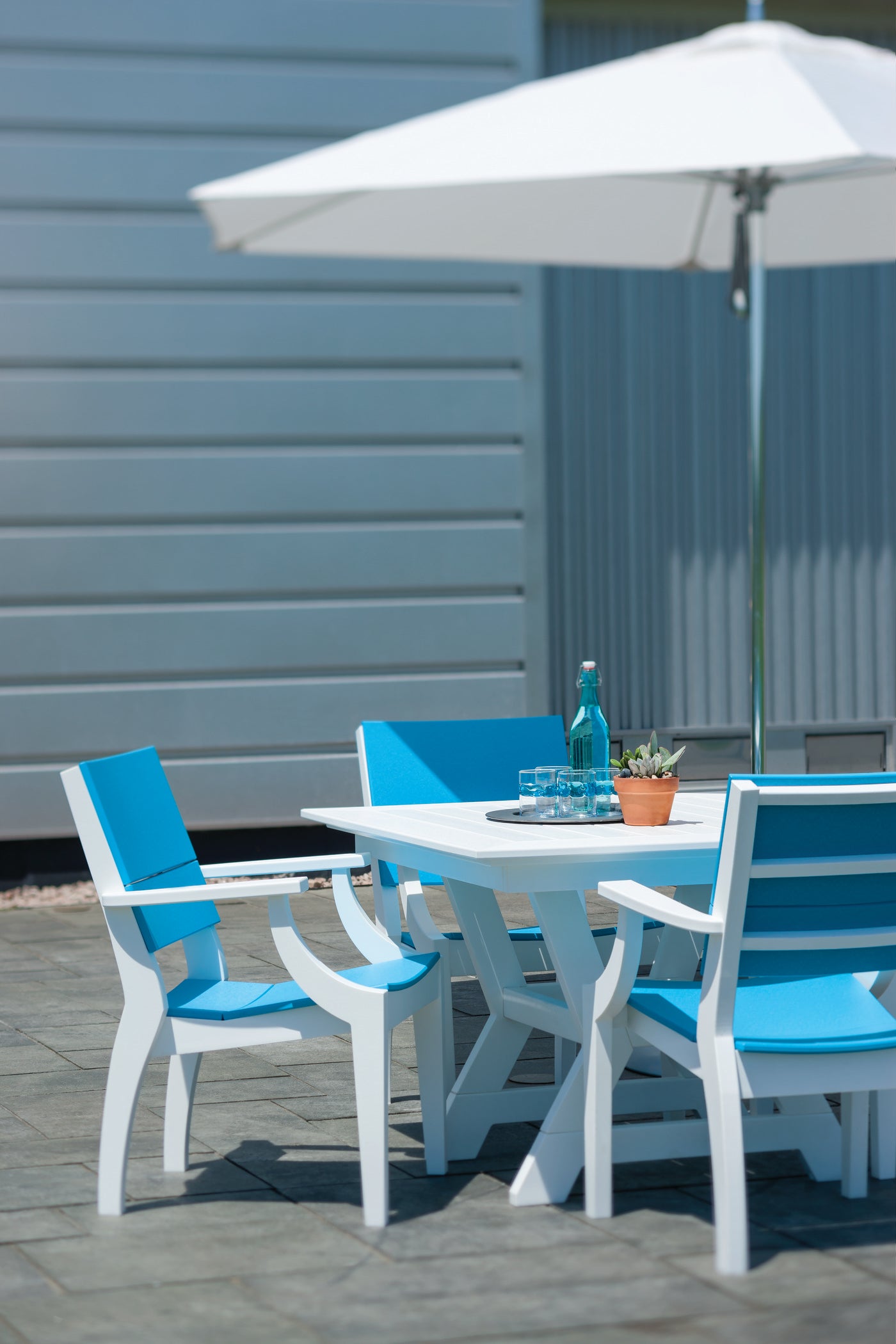 Seaside Casual SYM 44" Dining Table – Modern Outdoor Dining