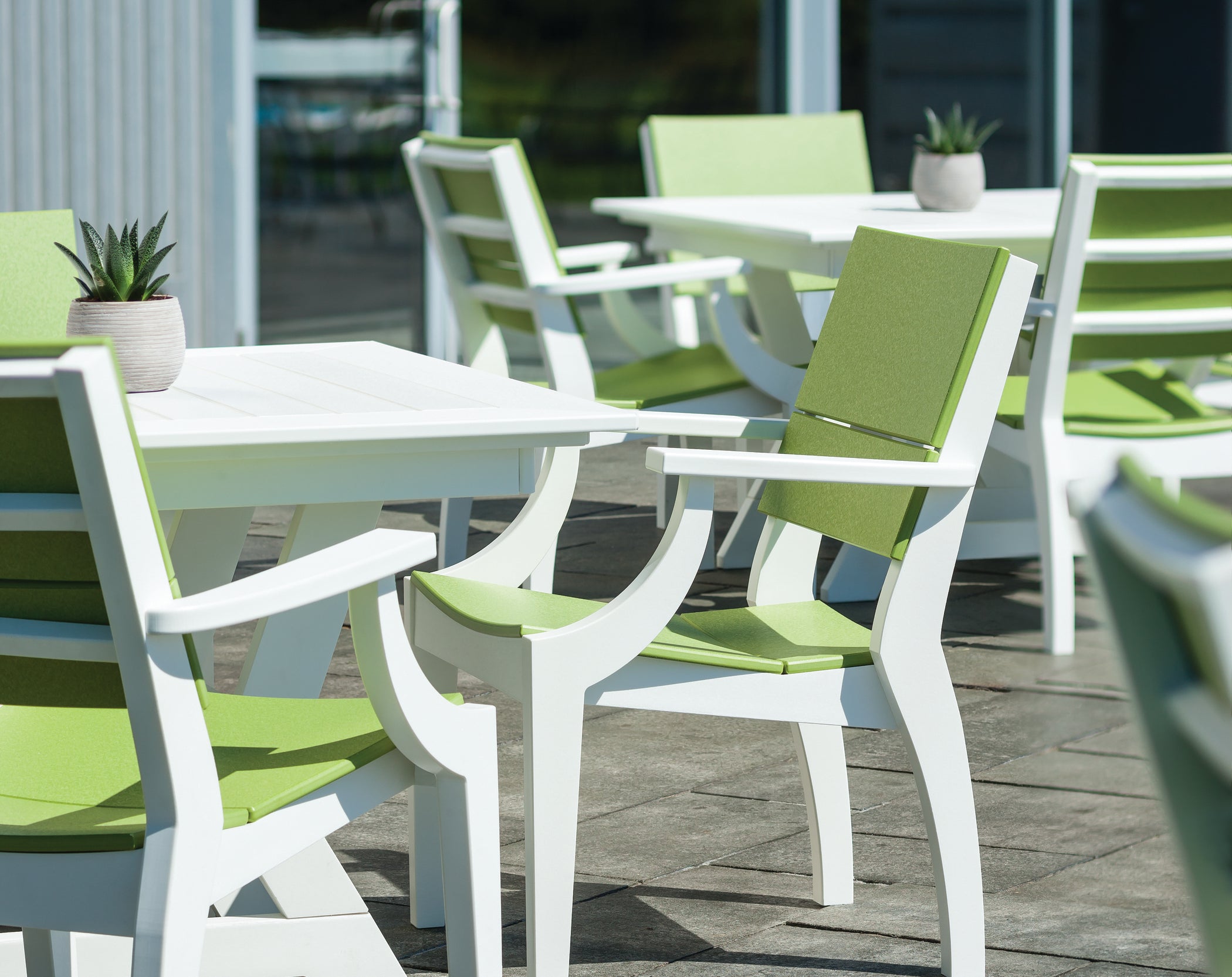 Seaside Casual SYM 44" Dining Table – Modern Outdoor Dining