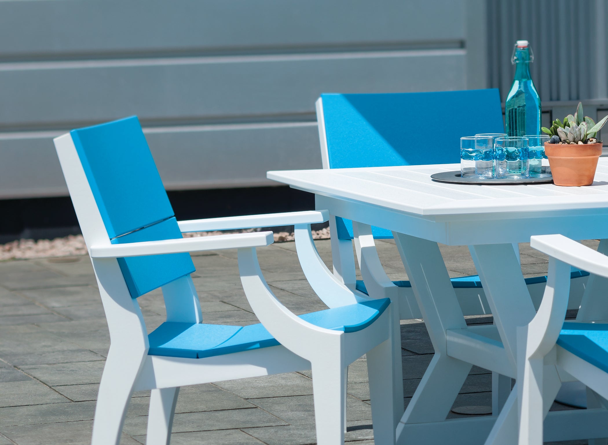 Seaside Casual SYM 44" Dining Table – Modern Outdoor Dining