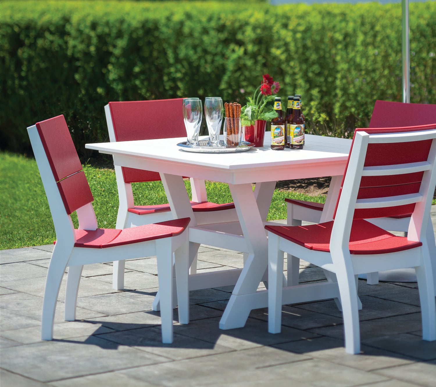 Seaside Casual SYM 44" Dining Table – Modern Outdoor Dining
