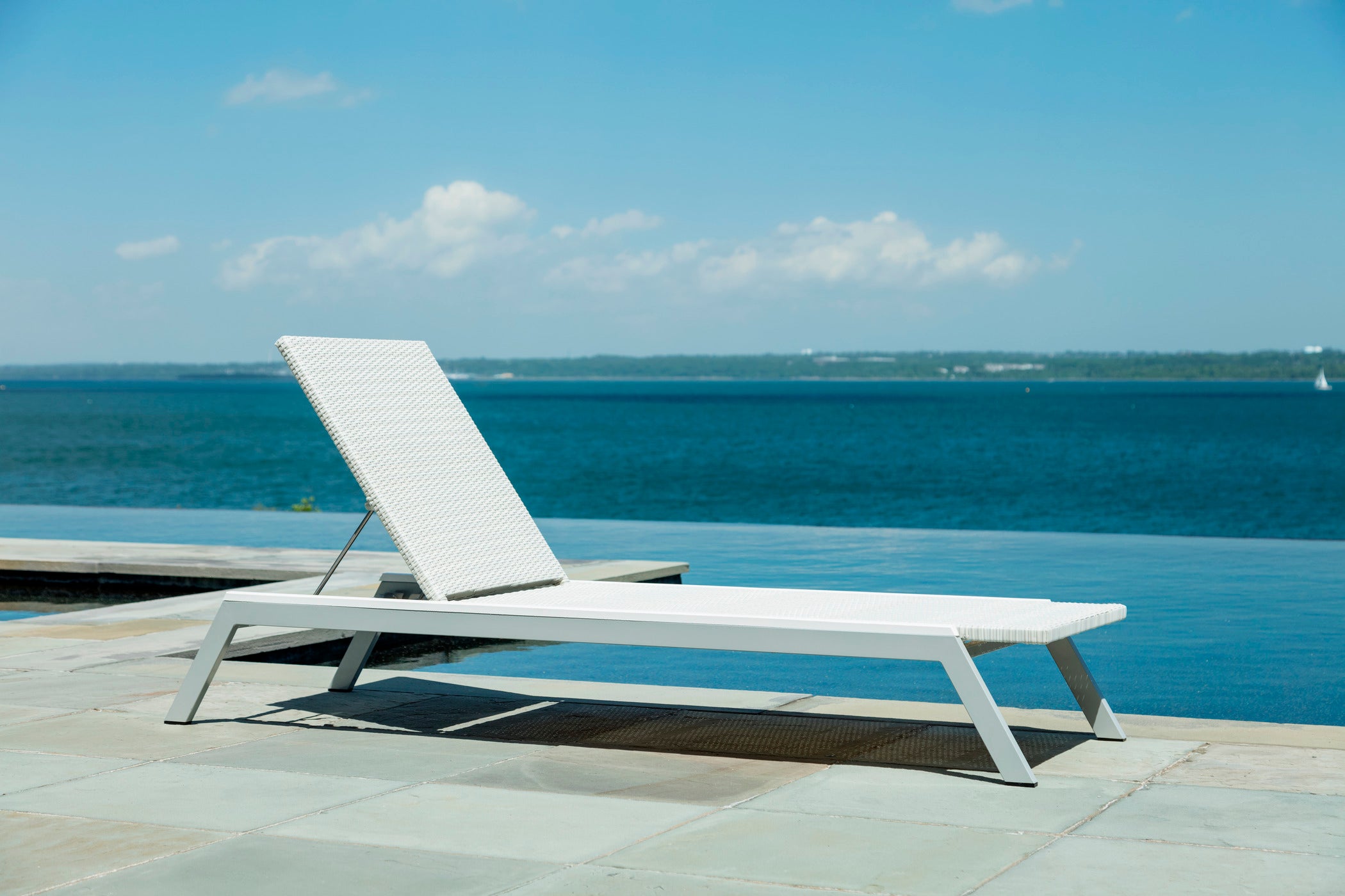 MAD Chaise