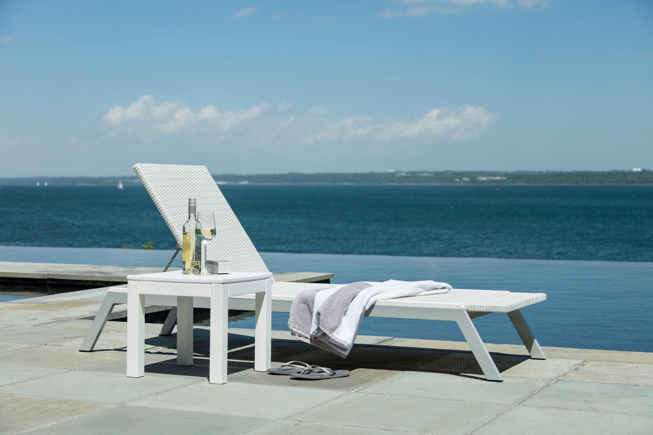 MAD Chaise