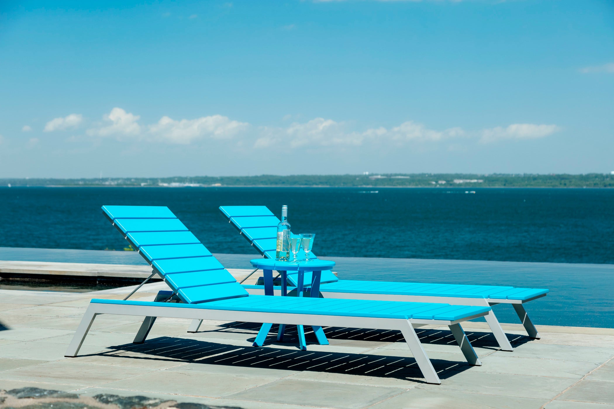 MAD Chaise